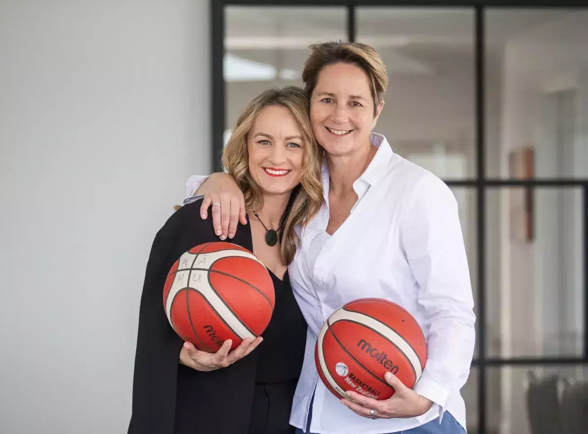 Female full-court press in basketball takeover